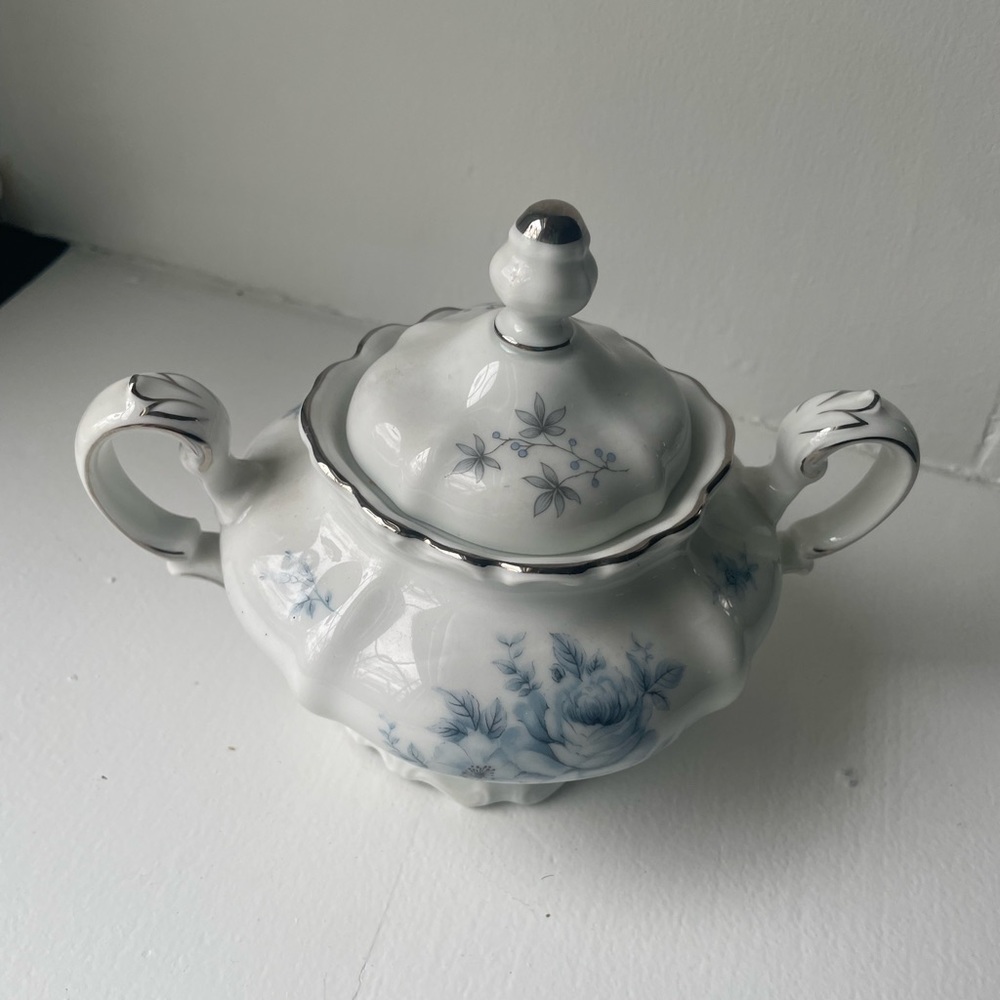 Sugar bowl 💙  Blue Garland (Bavarian Backstamp) by Johann Haviland